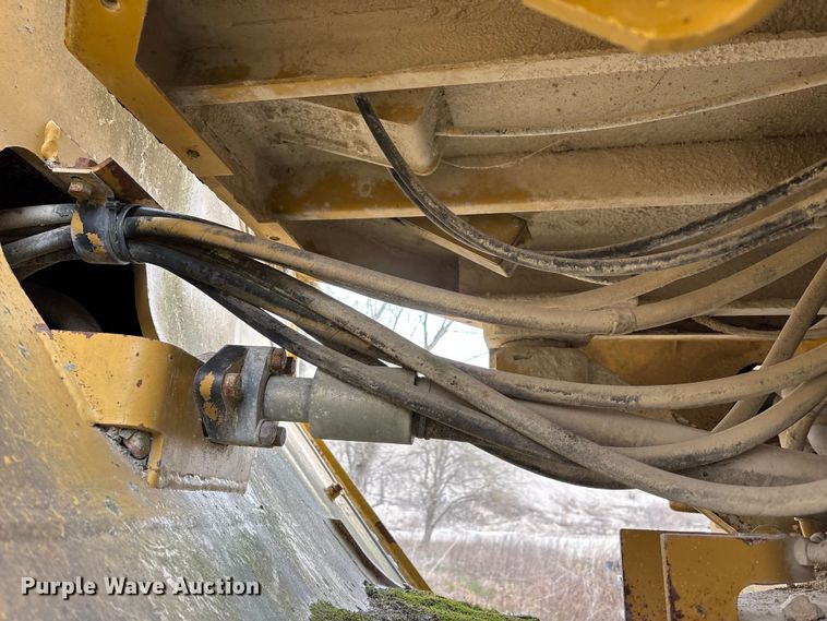 image for item FK1276 1994 Caterpillar 988F wheel loader