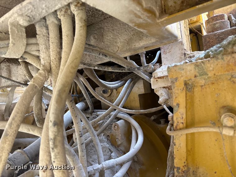 image for item FK1276 1994 Caterpillar 988F wheel loader