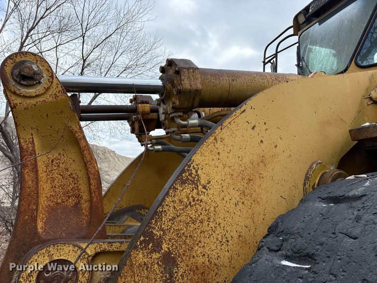 image for item FK1276 1994 Caterpillar 988F wheel loader
