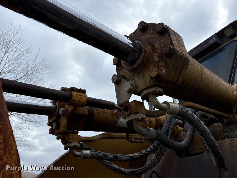 image for item FK1276 1994 Caterpillar 988F wheel loader