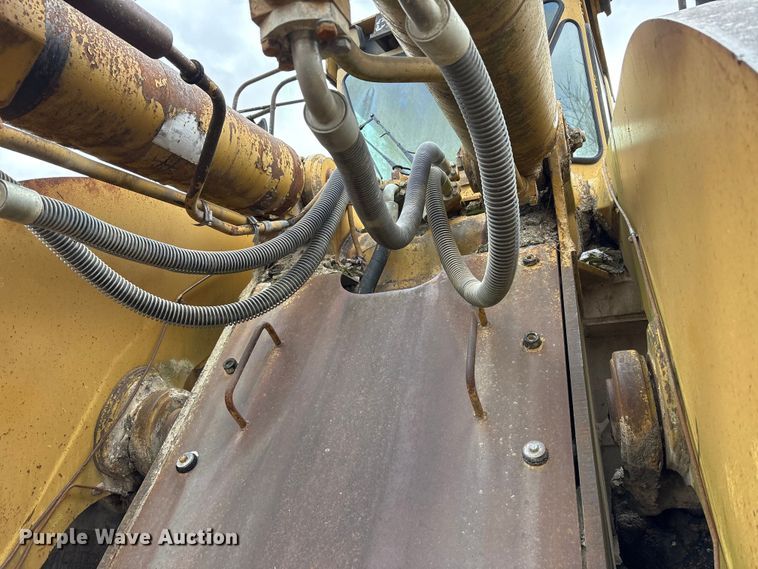 image for item FK1276 1994 Caterpillar 988F wheel loader