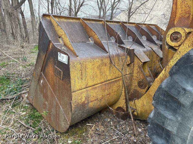 image for item FK1276 1994 Caterpillar 988F wheel loader