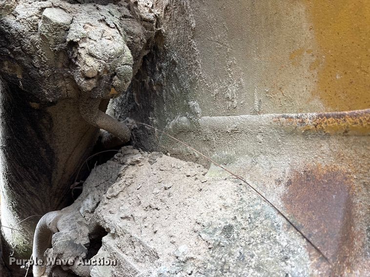 image for item FK1276 1994 Caterpillar 988F wheel loader