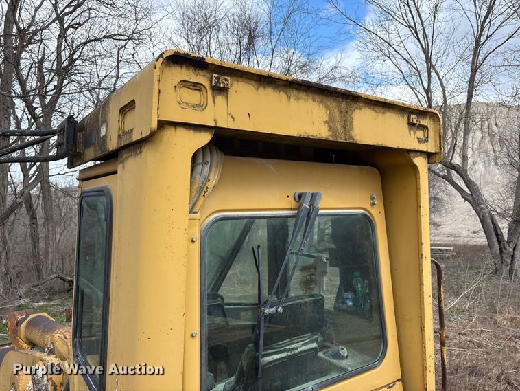 image for item FK1276 1994 Caterpillar 988F wheel loader