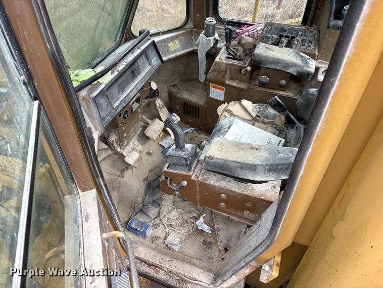 image for item FK1276 1994 Caterpillar 988F wheel loader