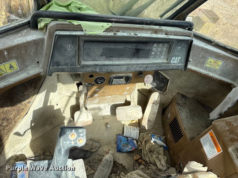 image for item FK1276 1994 Caterpillar 988F wheel loader