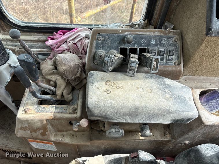 image for item FK1276 1994 Caterpillar 988F wheel loader