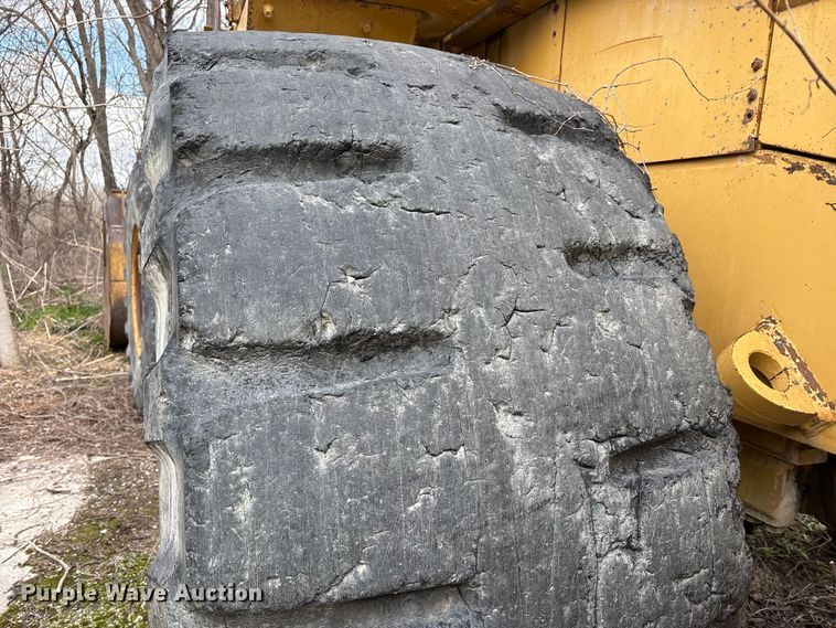 image for item FK1276 1994 Caterpillar 988F wheel loader