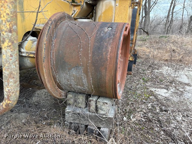 image for item FK1276 1994 Caterpillar 988F wheel loader