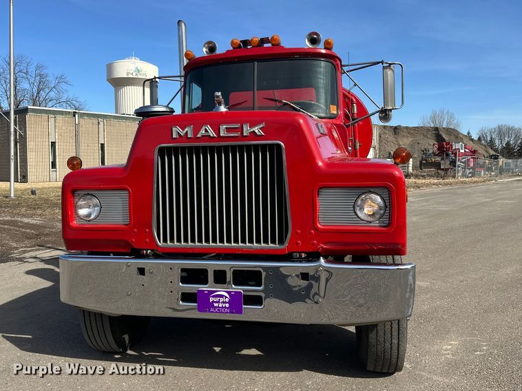 image for item FK1682 1977 Mack RD685S water truck