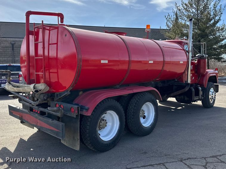 image for item FK1682 1977 Mack RD685S water truck