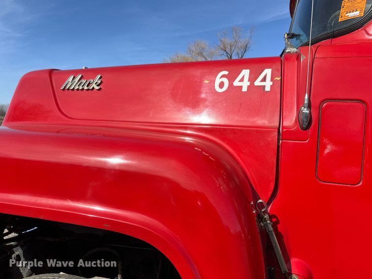 image for item FK1682 1977 Mack RD685S water truck