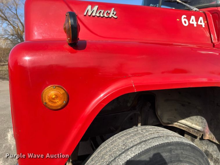 image for item FK1682 1977 Mack RD685S water truck