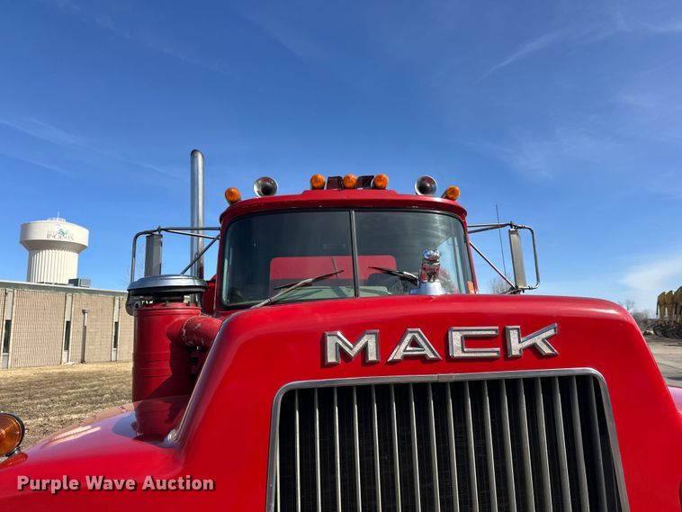 image for item FK1682 1977 Mack RD685S water truck