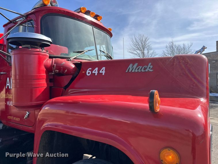 image for item FK1682 1977 Mack RD685S water truck