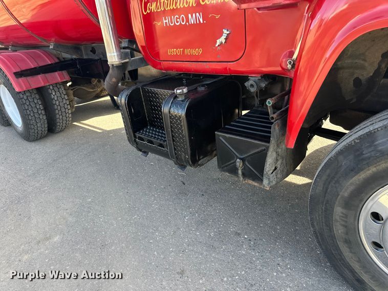 image for item FK1682 1977 Mack RD685S water truck