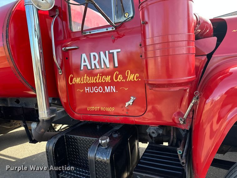 image for item FK1682 1977 Mack RD685S water truck