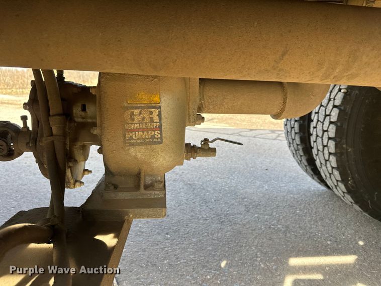 image for item FK1682 1977 Mack RD685S water truck