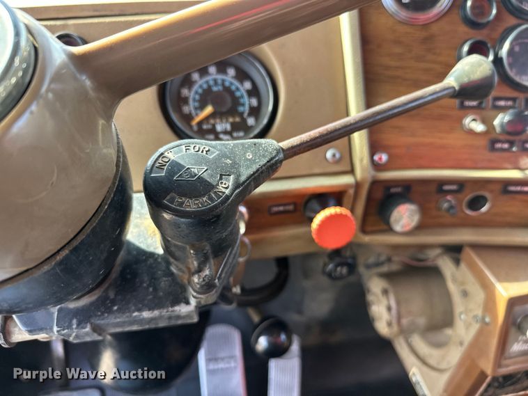 image for item FK1682 1977 Mack RD685S water truck