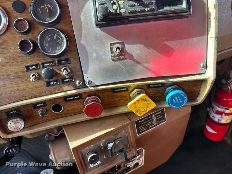 image for item FK1682 1977 Mack RD685S water truck