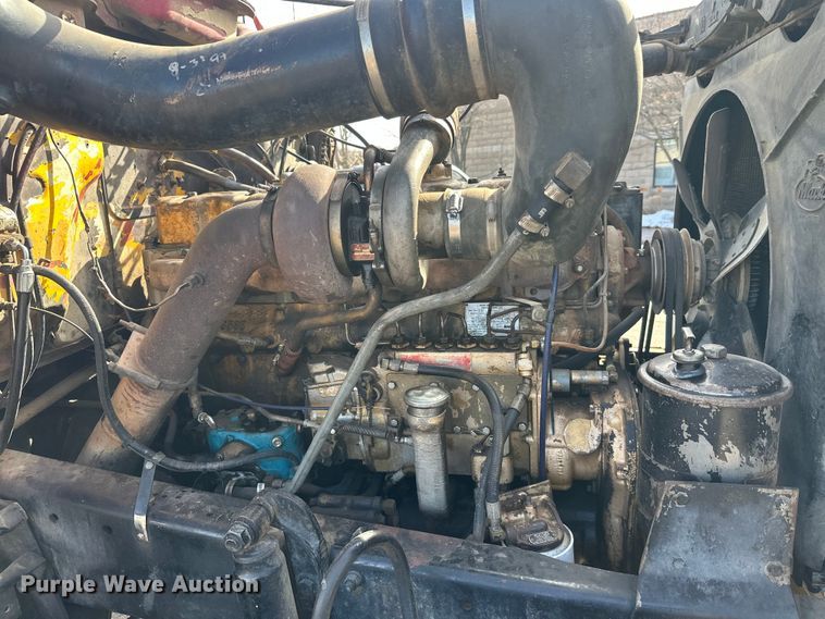 image for item FK1682 1977 Mack RD685S water truck