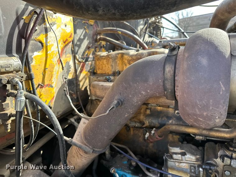 image for item FK1682 1977 Mack RD685S water truck