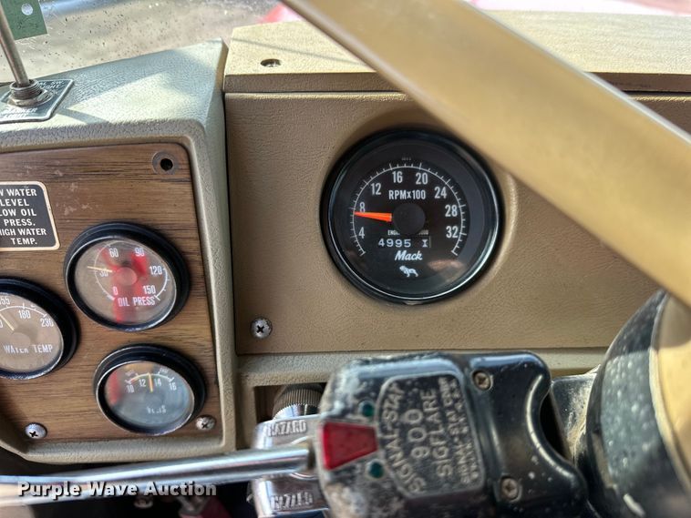 image for item FK1682 1977 Mack RD685S water truck