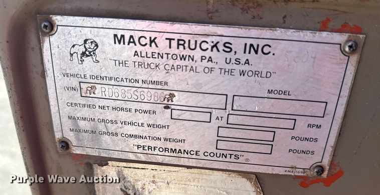 image for item FK1682 1977 Mack RD685S water truck