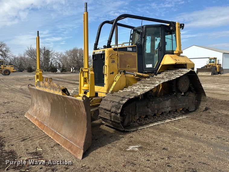 image for item FK1861 2004 Caterpillar D6N LGP dozer