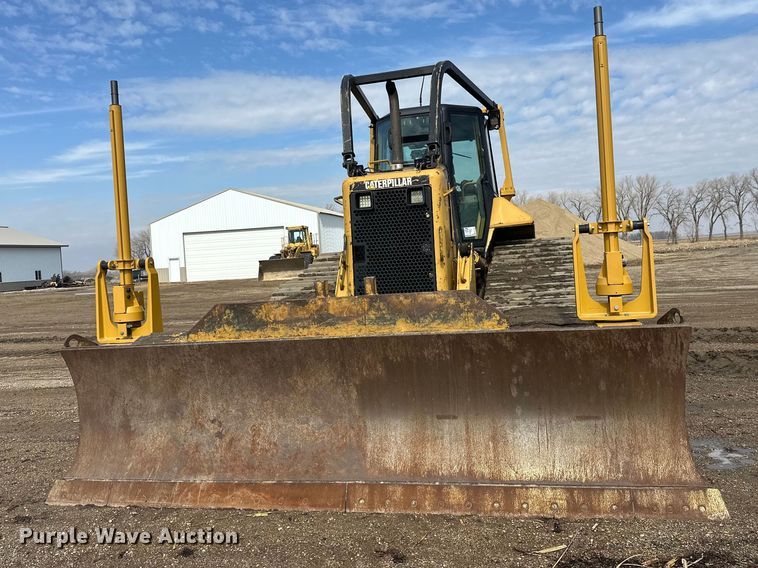 image for item FK1861 2004 Caterpillar D6N LGP dozer