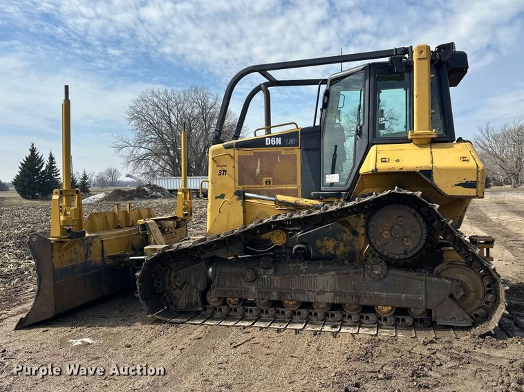 image for item FK1861 2004 Caterpillar D6N LGP dozer