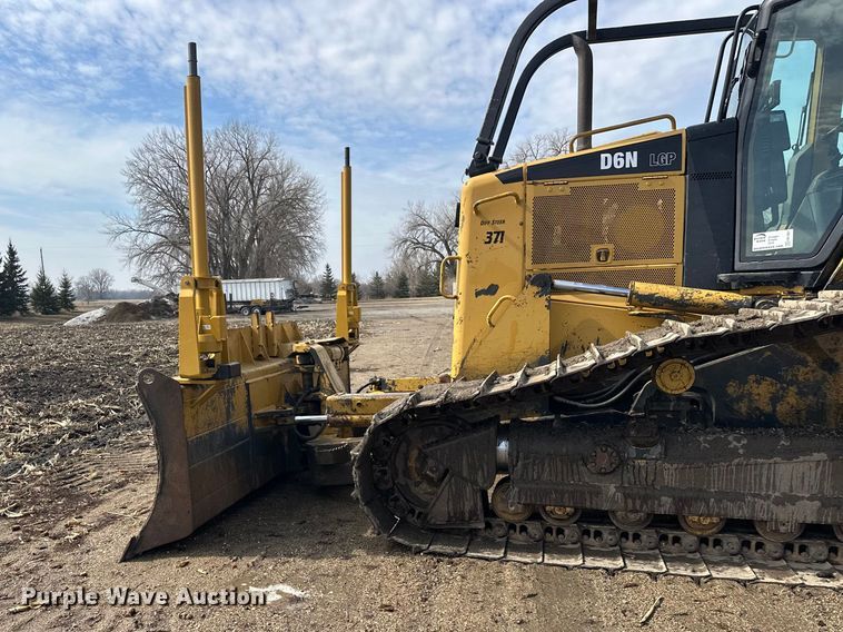 image for item FK1861 2004 Caterpillar D6N LGP dozer