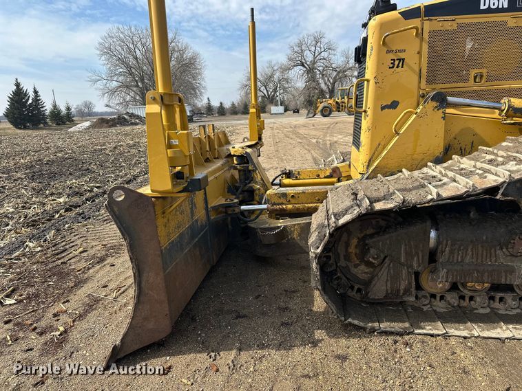 image for item FK1861 2004 Caterpillar D6N LGP dozer