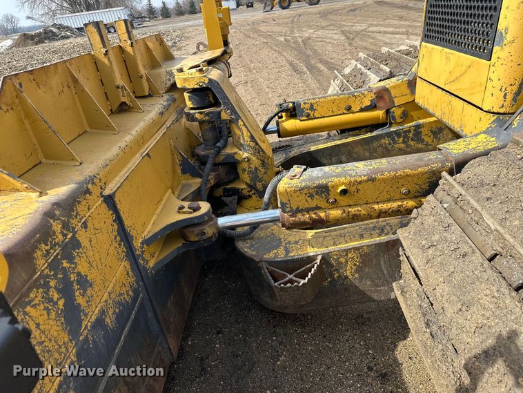 image for item FK1861 2004 Caterpillar D6N LGP dozer