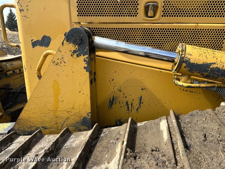 image for item FK1861 2004 Caterpillar D6N LGP dozer