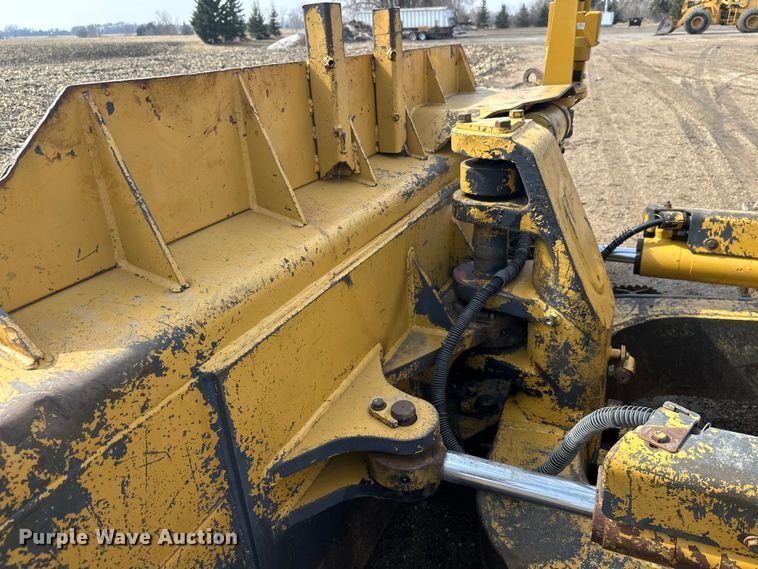 image for item FK1861 2004 Caterpillar D6N LGP dozer