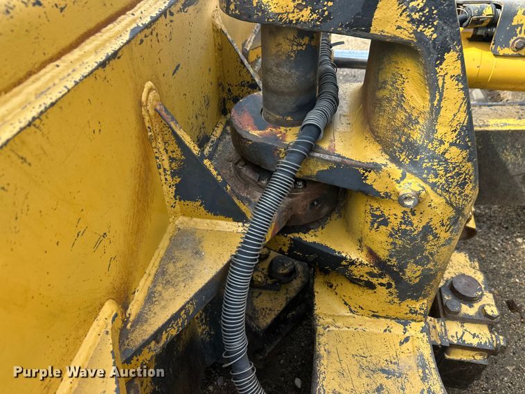 image for item FK1861 2004 Caterpillar D6N LGP dozer