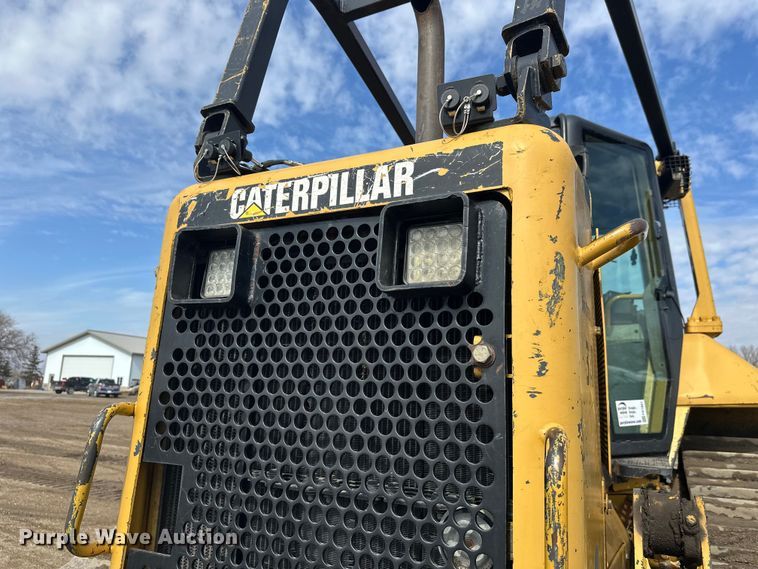 image for item FK1861 2004 Caterpillar D6N LGP dozer
