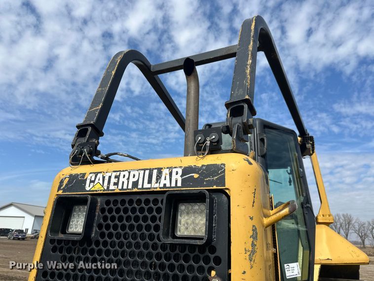 image for item FK1861 2004 Caterpillar D6N LGP dozer