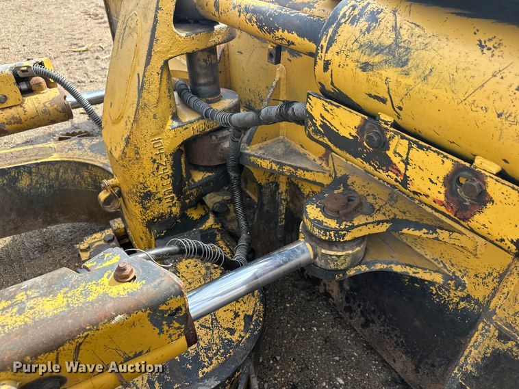 image for item FK1861 2004 Caterpillar D6N LGP dozer