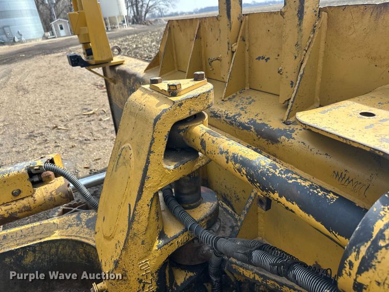 image for item FK1861 2004 Caterpillar D6N LGP dozer