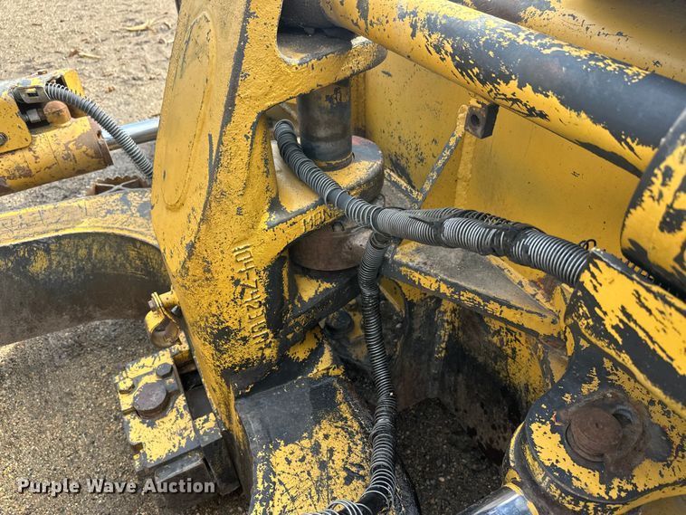 image for item FK1861 2004 Caterpillar D6N LGP dozer