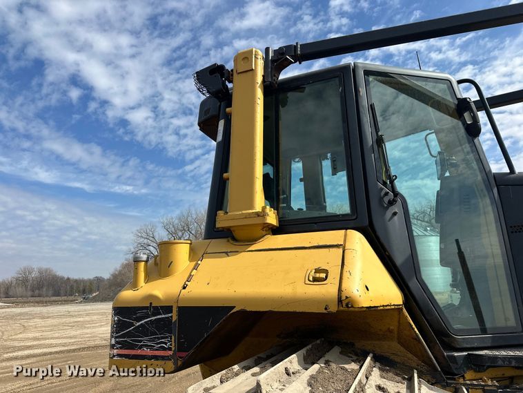 image for item FK1861 2004 Caterpillar D6N LGP dozer