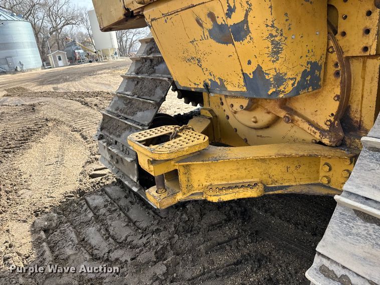 image for item FK1861 2004 Caterpillar D6N LGP dozer