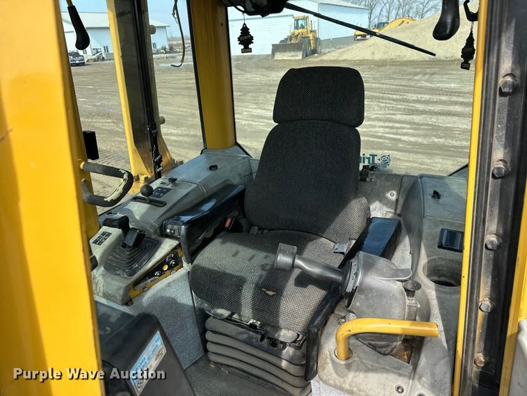 image for item FK1861 2004 Caterpillar D6N LGP dozer