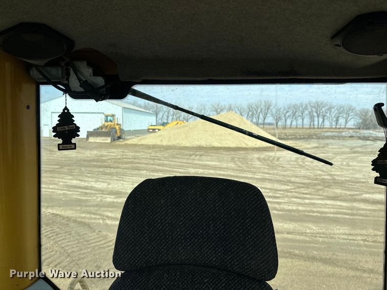 image for item FK1861 2004 Caterpillar D6N LGP dozer