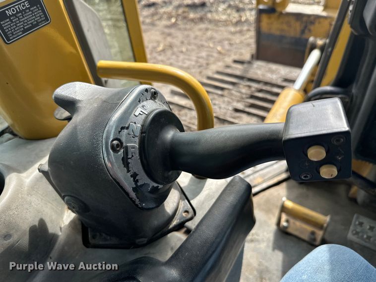 image for item FK1861 2004 Caterpillar D6N LGP dozer