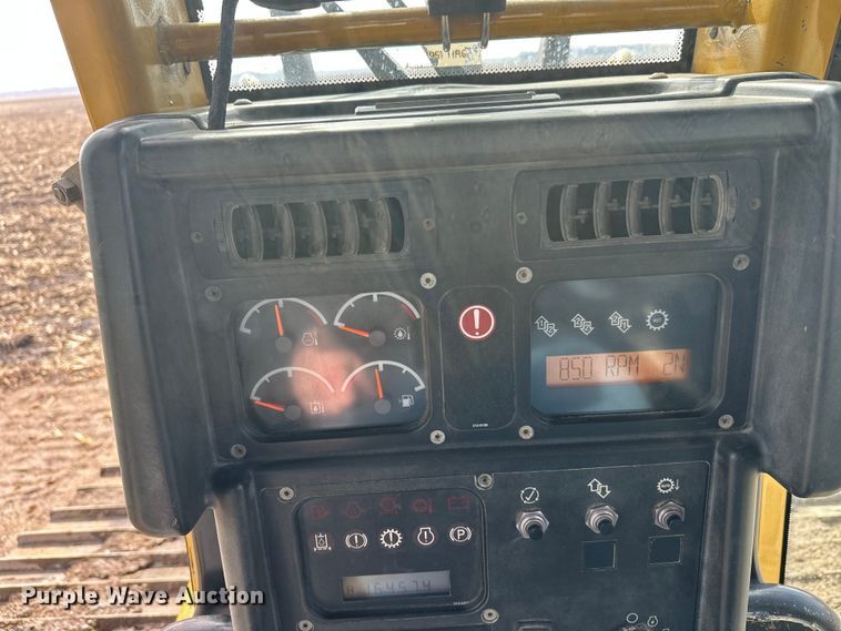 image for item FK1861 2004 Caterpillar D6N LGP dozer