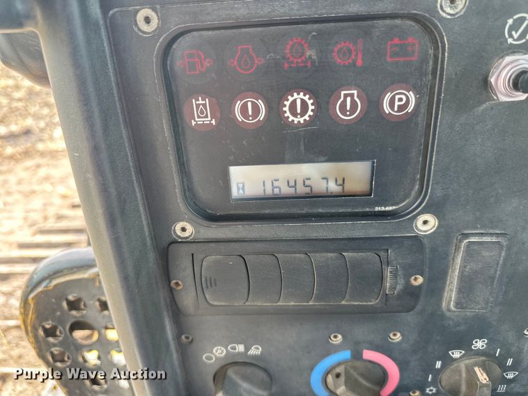 image for item FK1861 2004 Caterpillar D6N LGP dozer