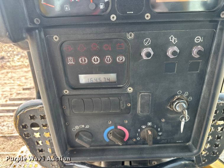 image for item FK1861 2004 Caterpillar D6N LGP dozer